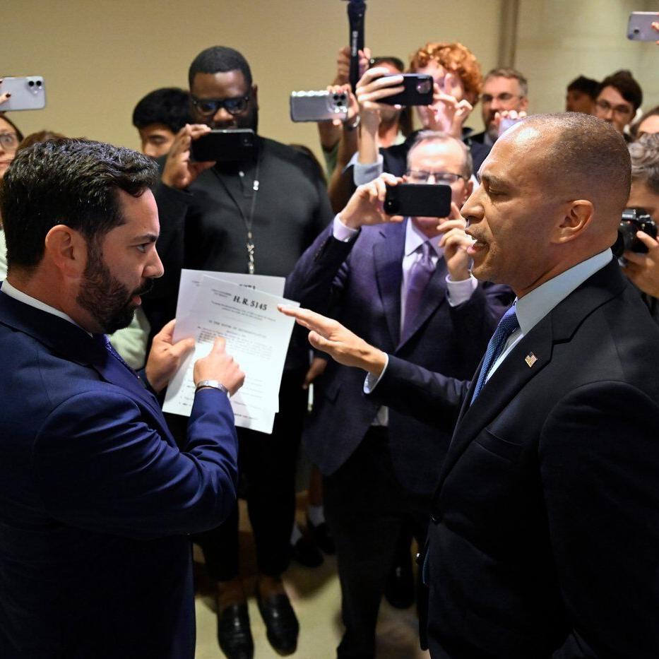 Senators struggle to find a way forward as government shutdown enters ninth day